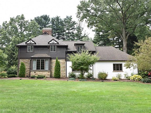 3rd image of 1140 Lakemont Dr