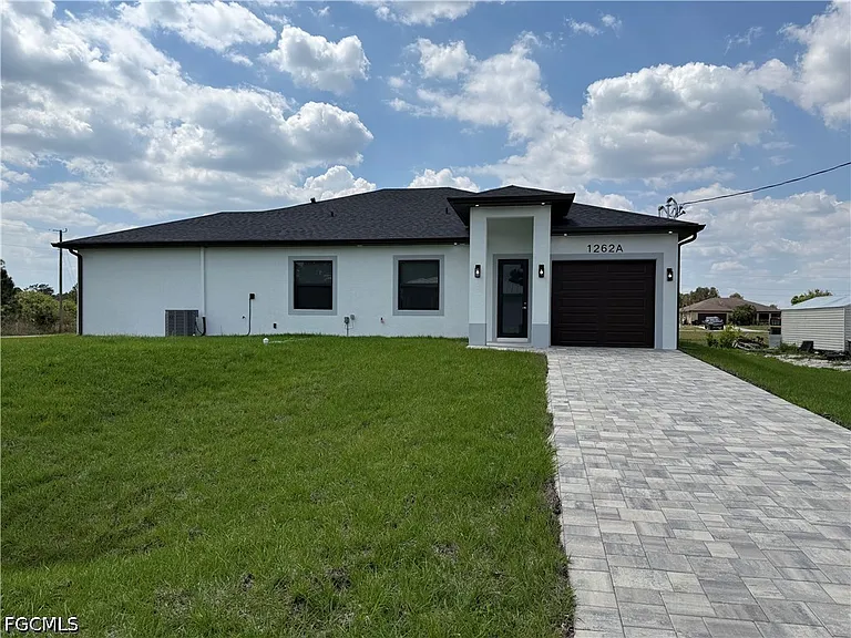 1262 Best Ave — Photo 1