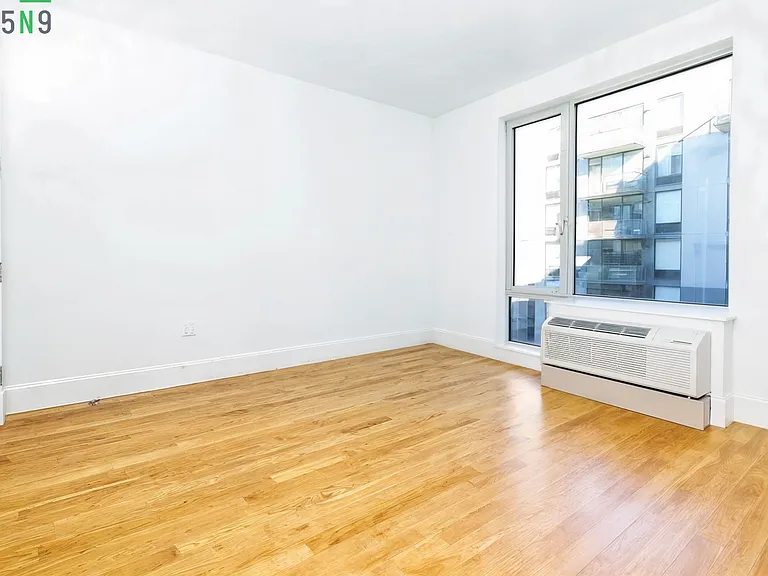 225 N 9th St #5E — Photo 1