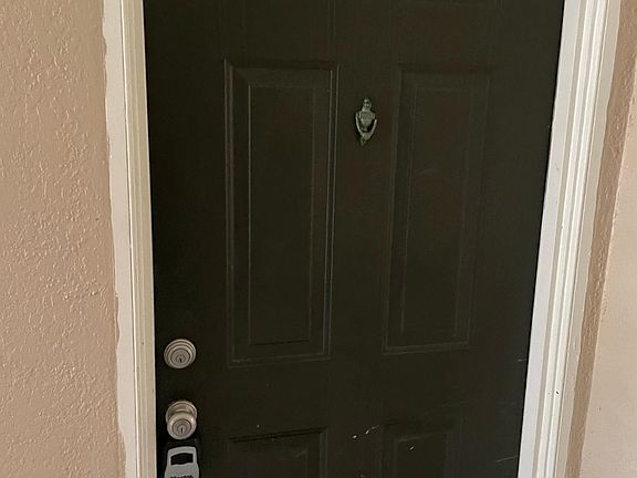 2nd image of 940 Village Trl Unit 9202