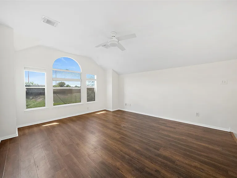 3122 Glen Cullen Ln — Photo 6