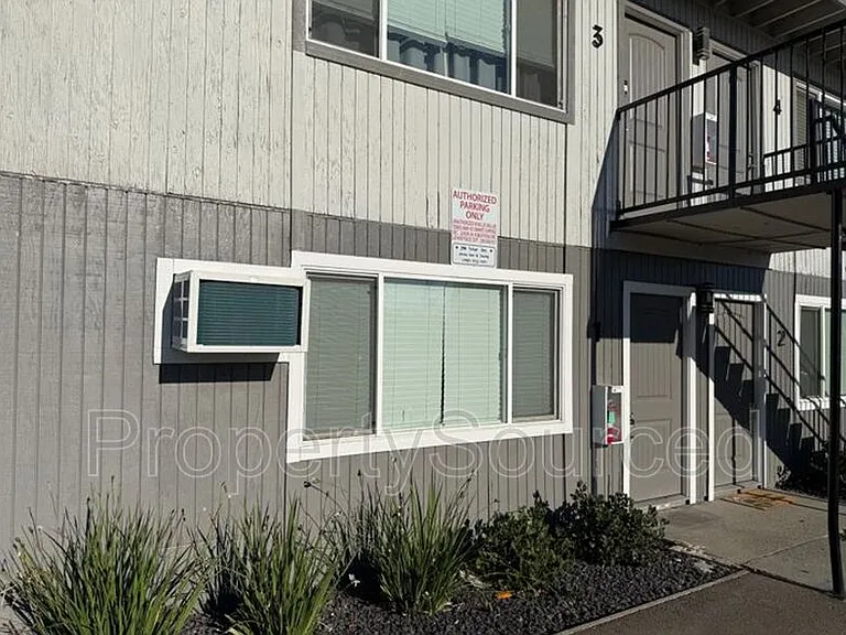 911 H St #1 — Photo 29