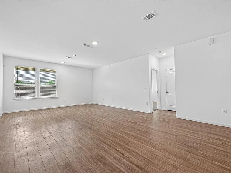 8111 Star Terrace Dr — Photo 16