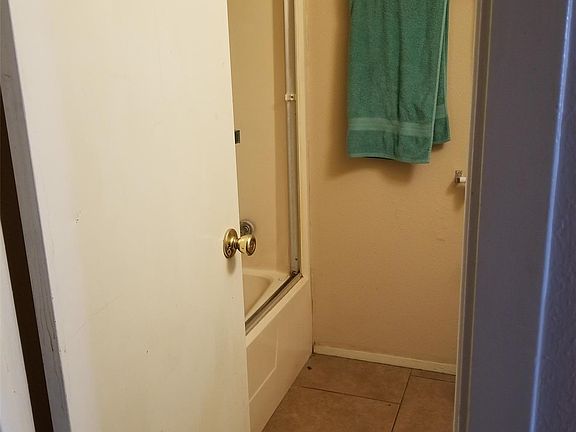 1105 Dexter 4