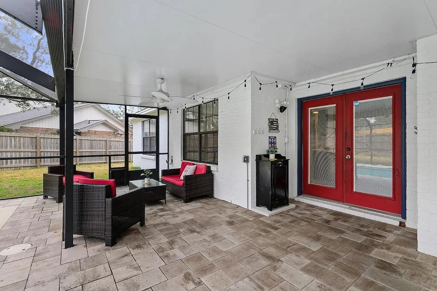 4 bed, 2.0 bath, 1808 sqft, $3,326 — Photo 4