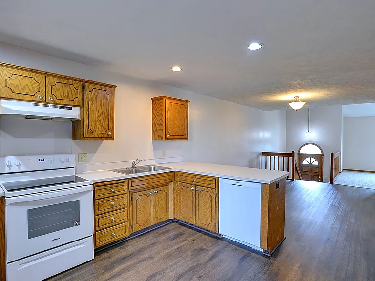 20213 Hopper St — Photo 9