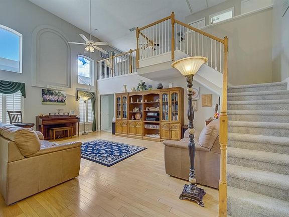 4th image of 732 Tigris Ln