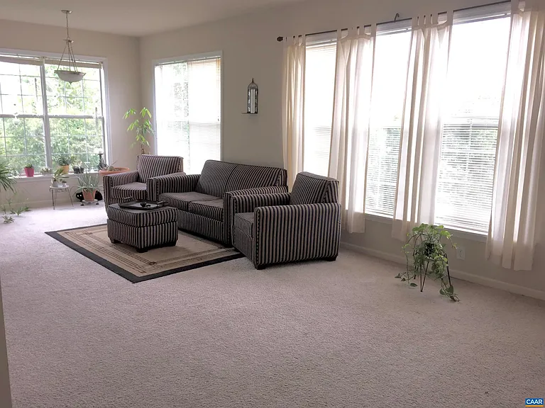 300 Riverbend Dr #2C — Photo 4