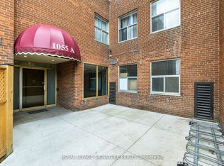 1055 Forestwood Dr #103, Mississauga, ON L5C 2T8