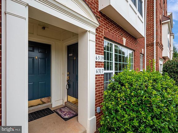Easy access to unit and just 4 minutes from I-66 and all of Northern Virginia and DC.
