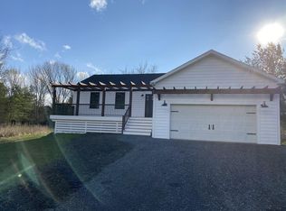 7 Pipe Ct, Athens, NY 12015