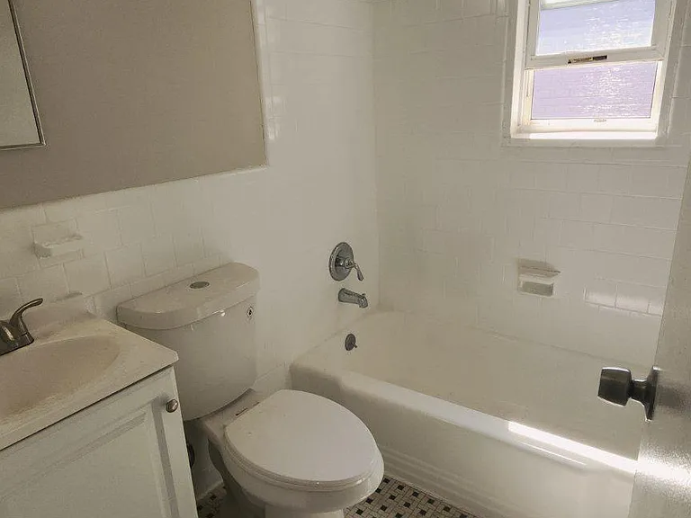 920 Madison St NW #301 — Photo 13