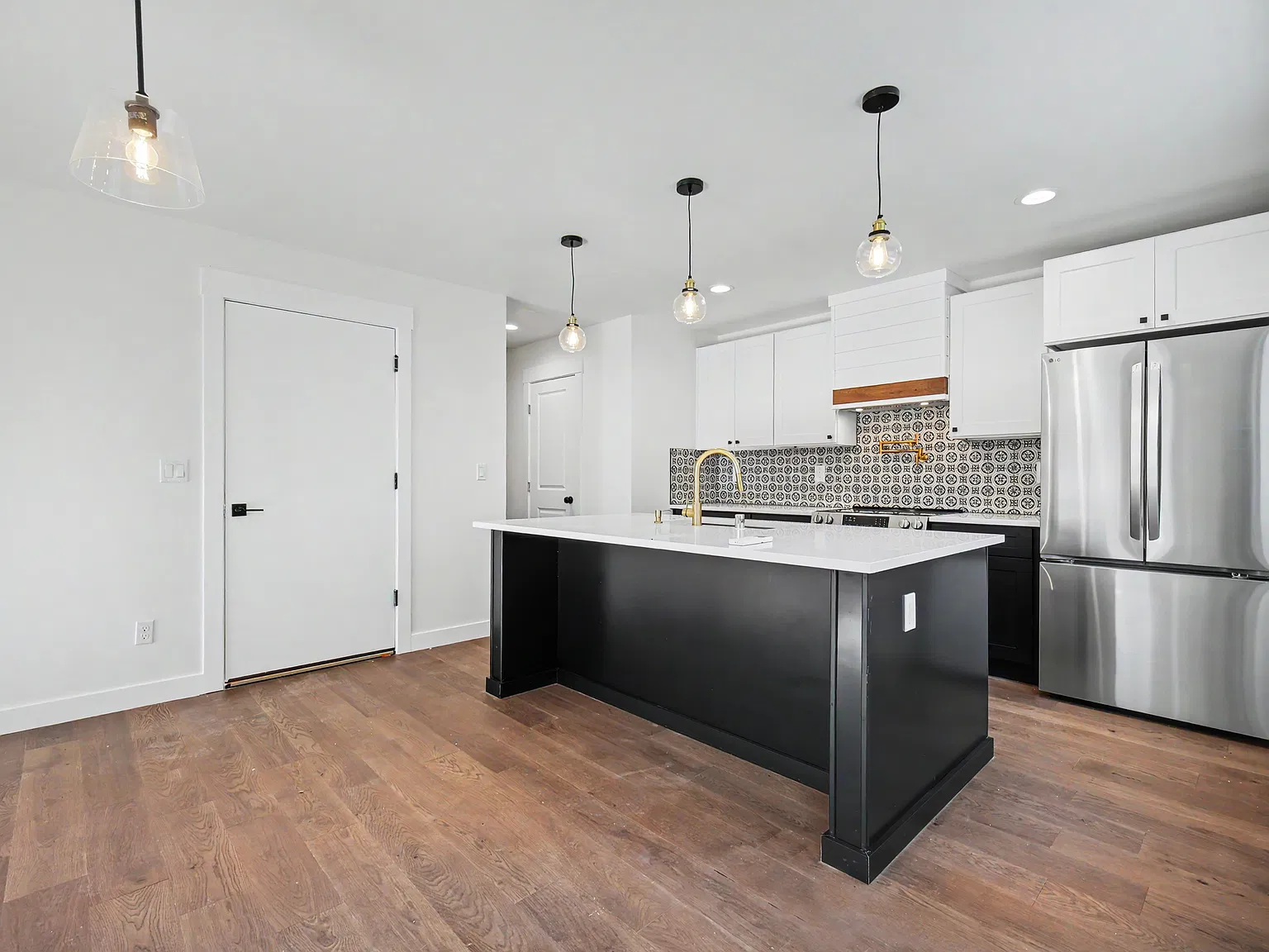 3 bed, 1.5 bath, 1000 sqft, $2,695 — Photo 4