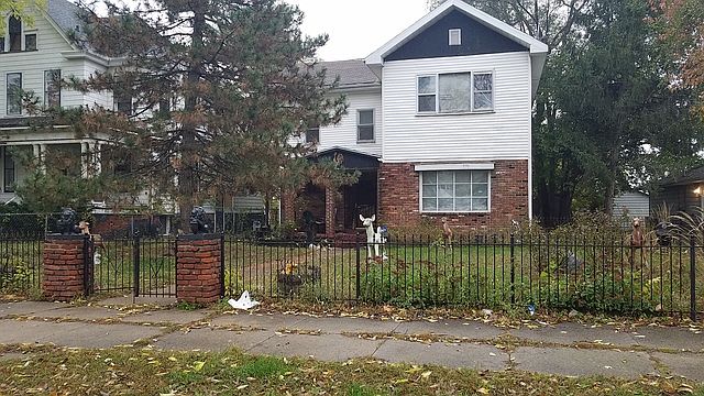 1st image of 710 NE Madison Ave