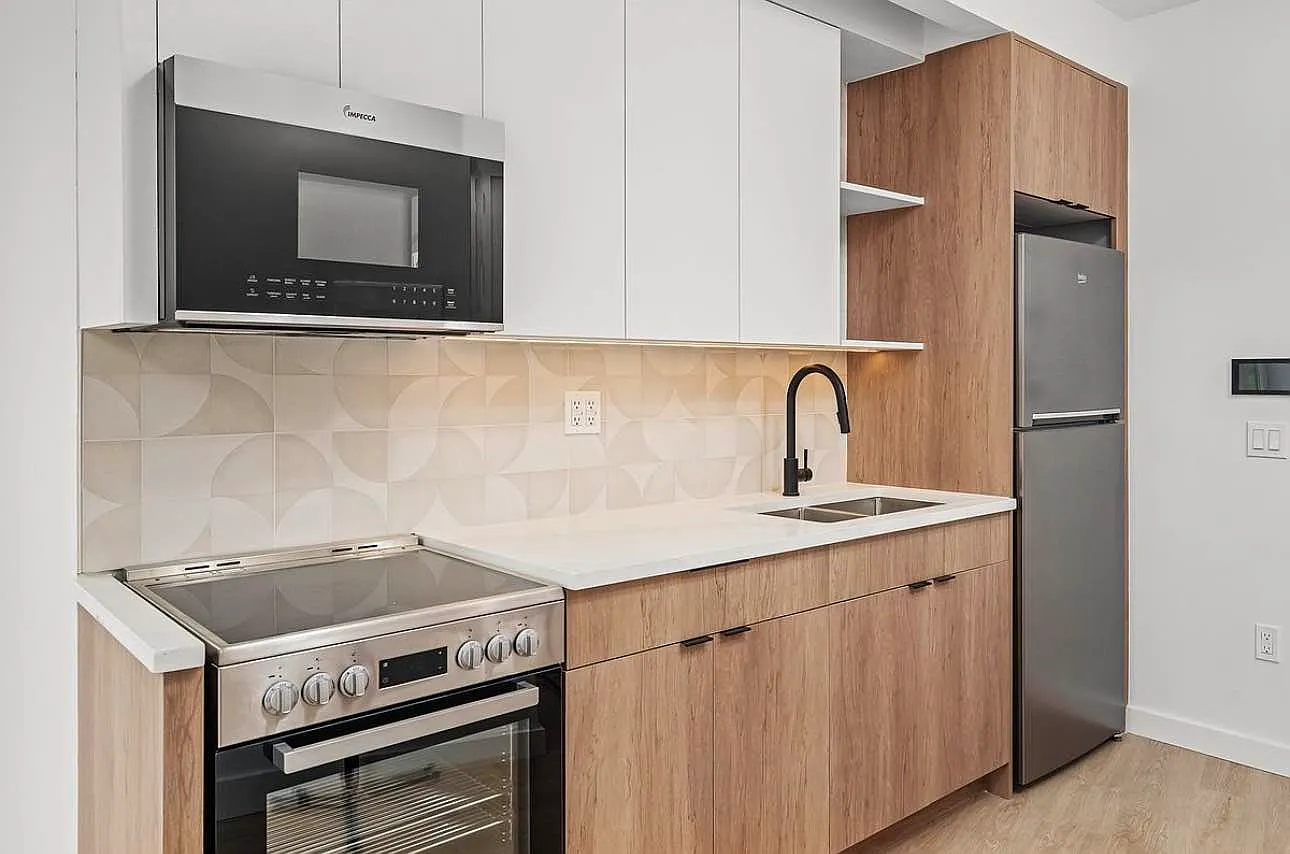 1615 Cedar Street — Photo 2