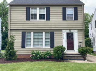 2196 Cranston Rd, University Heights, OH 44118