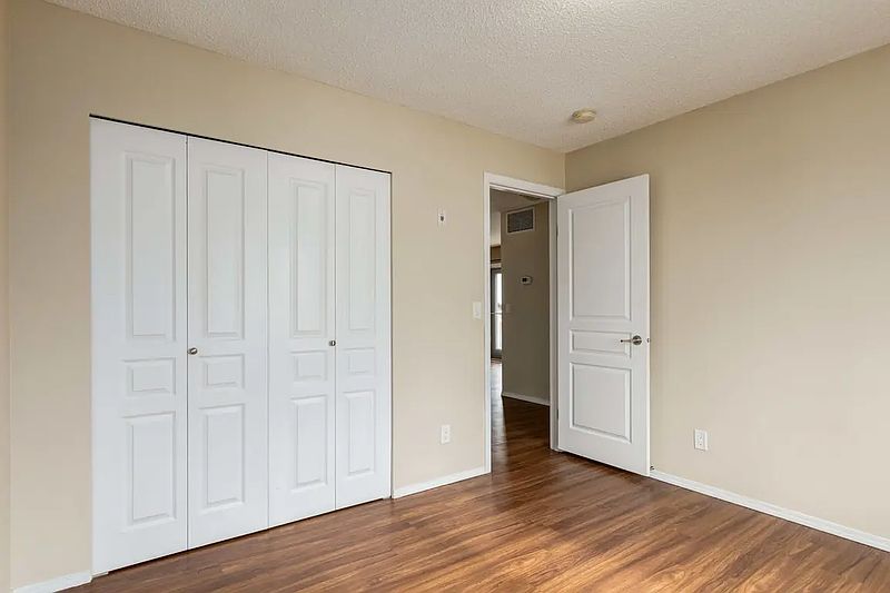 Edmonton Apartment for rent - 2 Bedrooms — photo 14