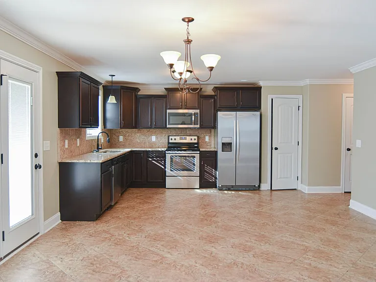 3640 Fox Tail Dr — Photo 6