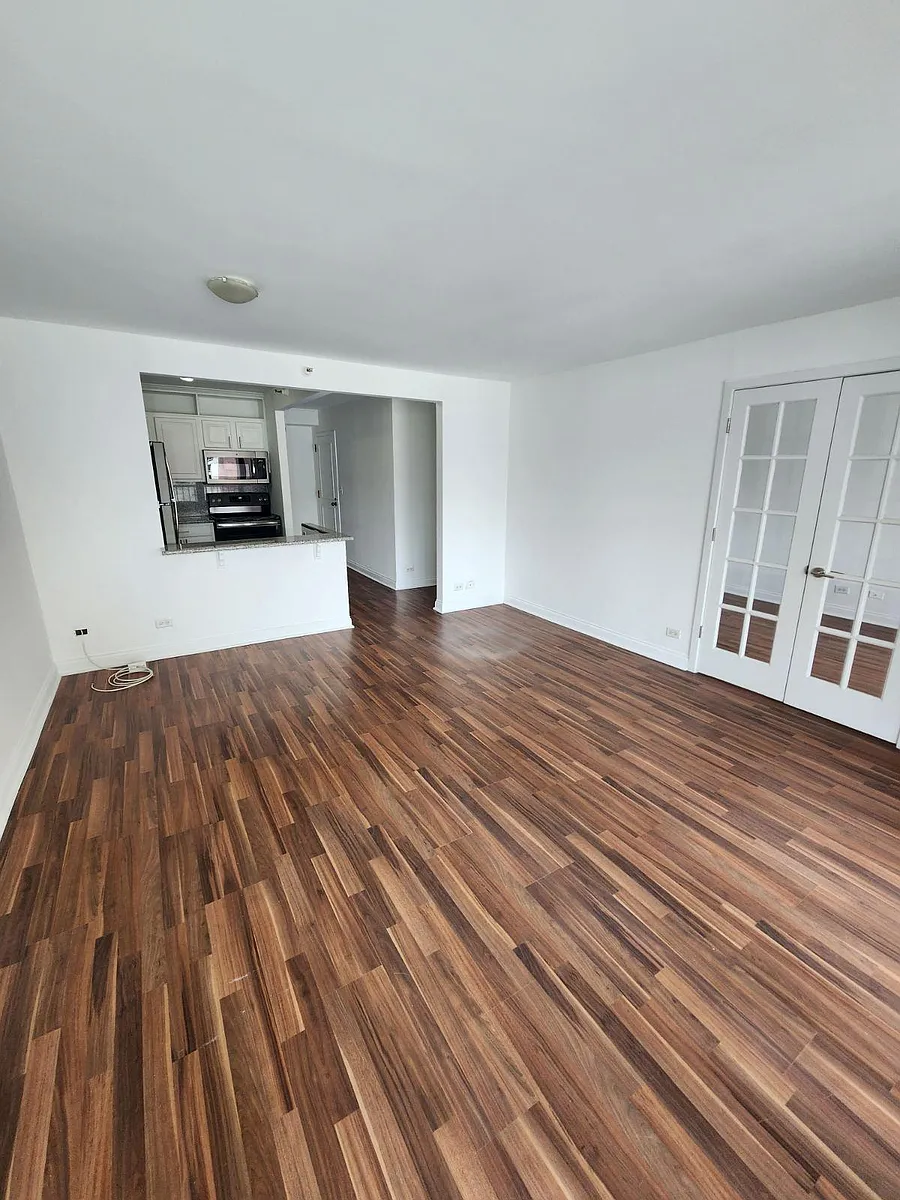 Livingroom - 10 E Ontario St #1612