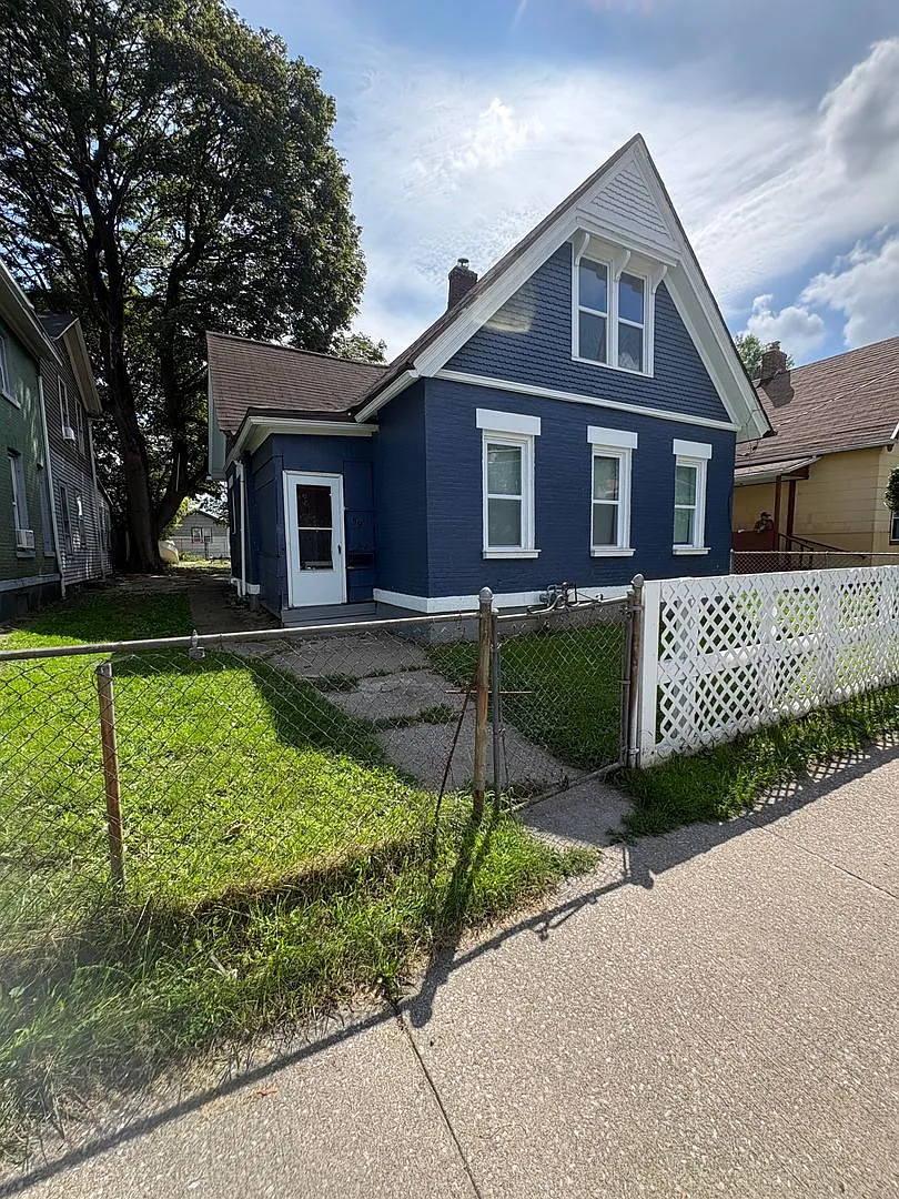 Four Bedroom Single Family Home! — Photo 2