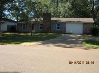 3919 Forest Lake Dr, Jackson, MS 39212