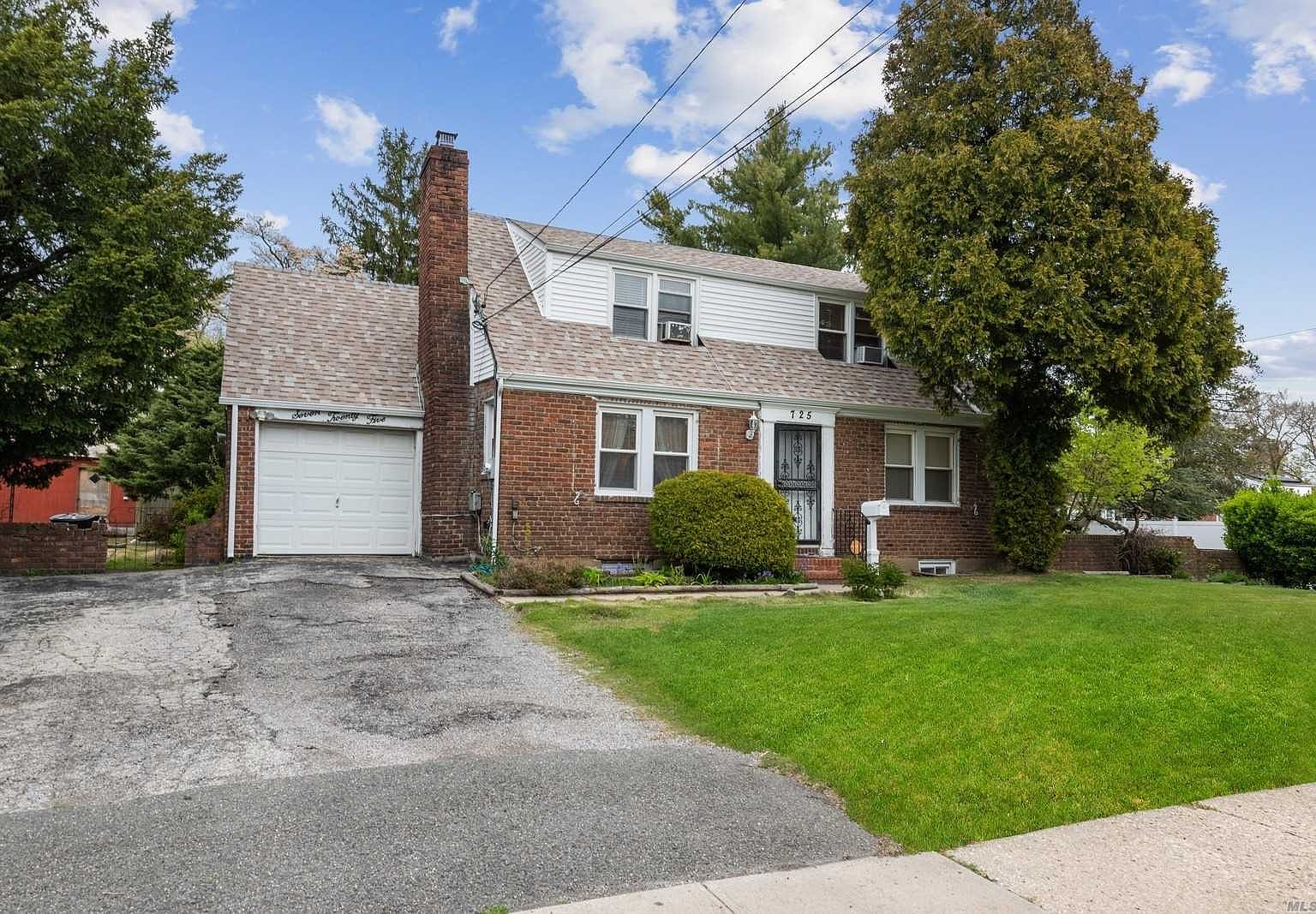 725 Goodrich St, Uniondale, NY 11553 Zillow