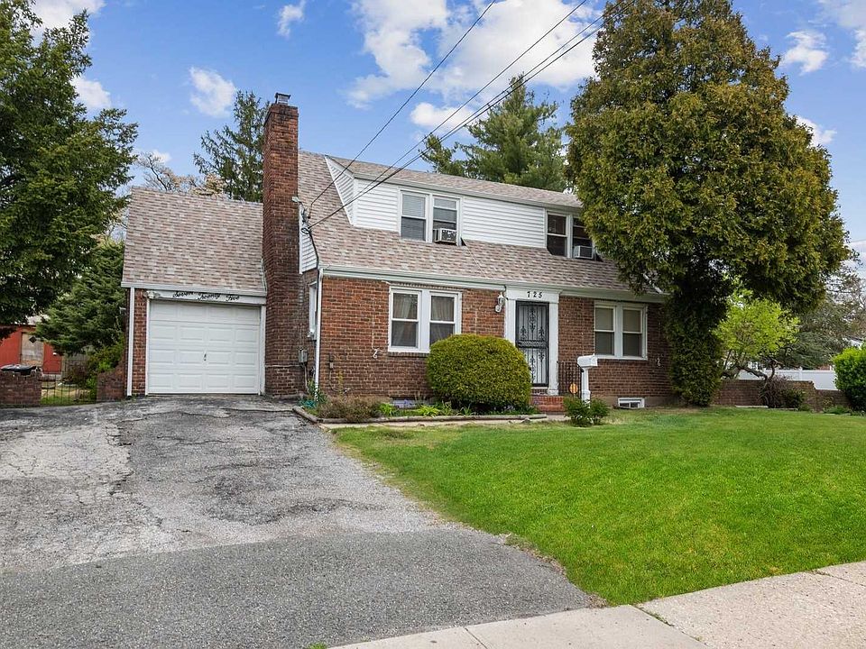 1st image of 725 Goodrich St