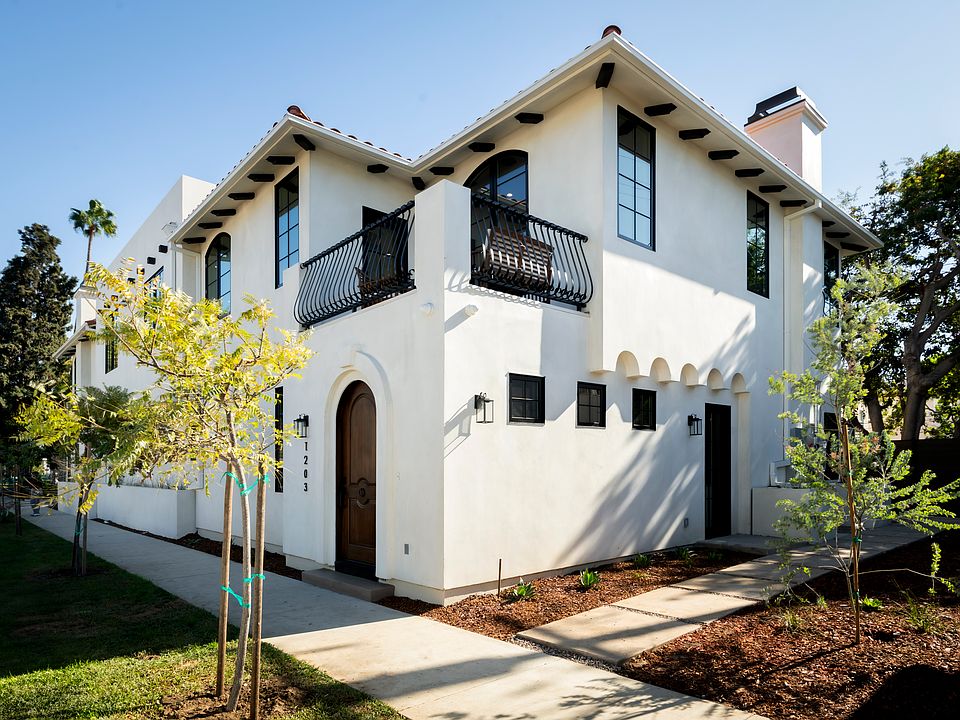 1st image of 1201 N Vista St #1203