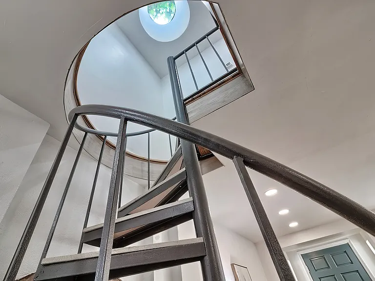 2408 Lincoln St — Photo 18