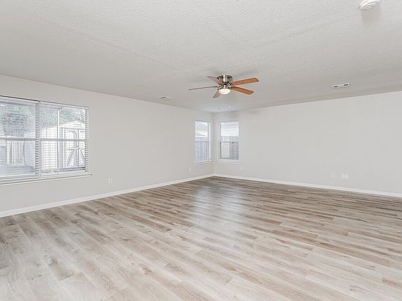 5th image of 7926 Suffield Glen Ln