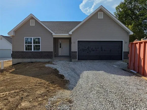 37 Millwell Dr, Maryland Heights, MO 63043