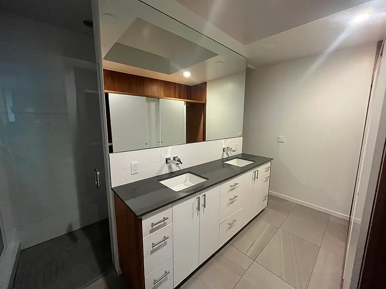 428 W Barrett St — Photo 10