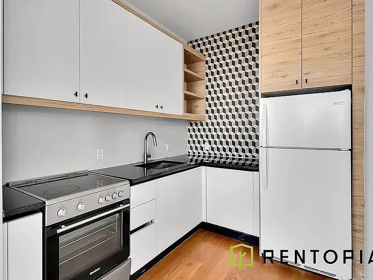 1875 Atlantic Ave #5B — Photo 4
