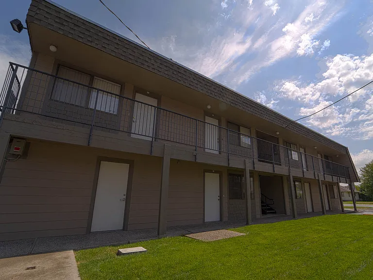Collegewood Place Apartments — Photo 12