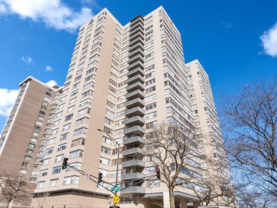 1st image of 6301 N Sheridan Rd APT 19D
