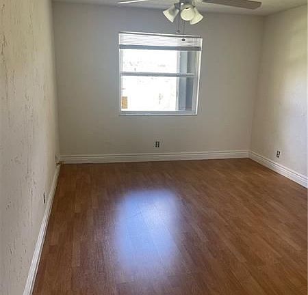 4th image of 5515 Lakewood Cir N APT 124