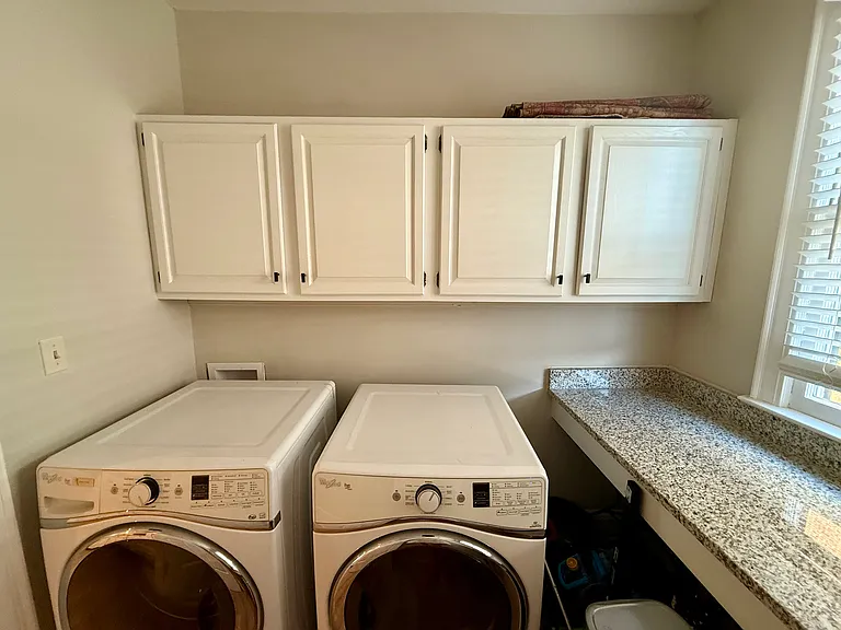 2315 Selwyn Ave #G — Photo 18