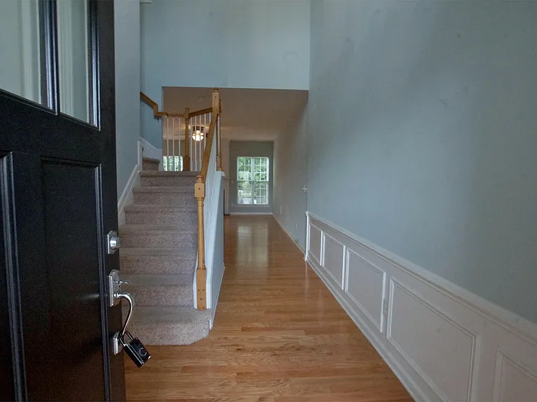 2105 Corwith Dr — Photo 20