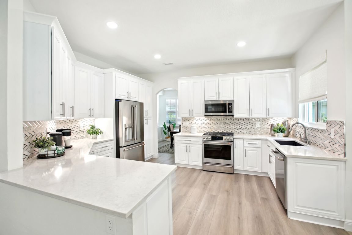 Meadow Lane Ct-0305-023.jpg