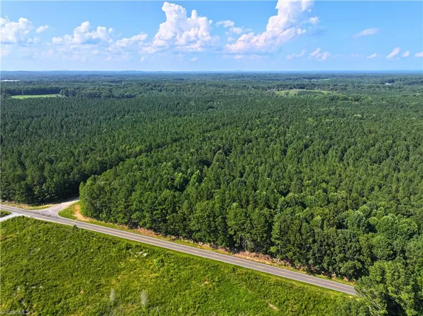 740 Willie Rd, Seagrove, NC 27341