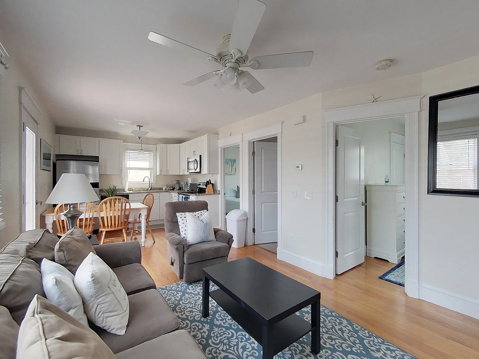 2 bed, 650 sqft, $2,150 — Photo 3