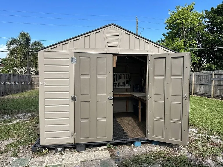 820 NW 4th Ave — Photo 8