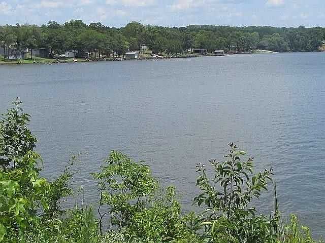 1st image of 305 Eagles Harbor Dr
