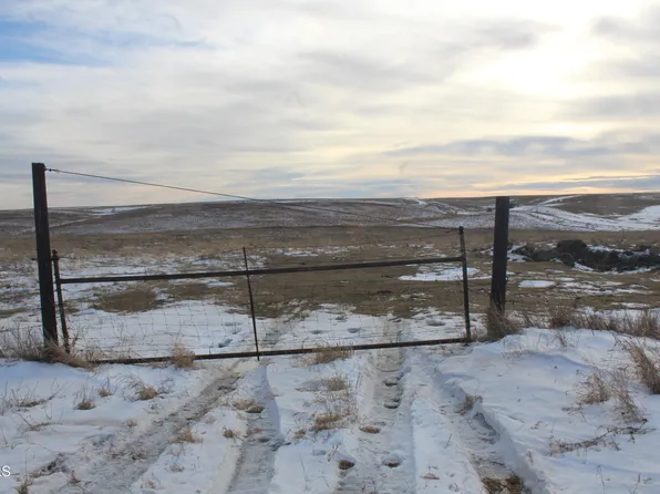 44th St SE, Jamestown, ND 58401