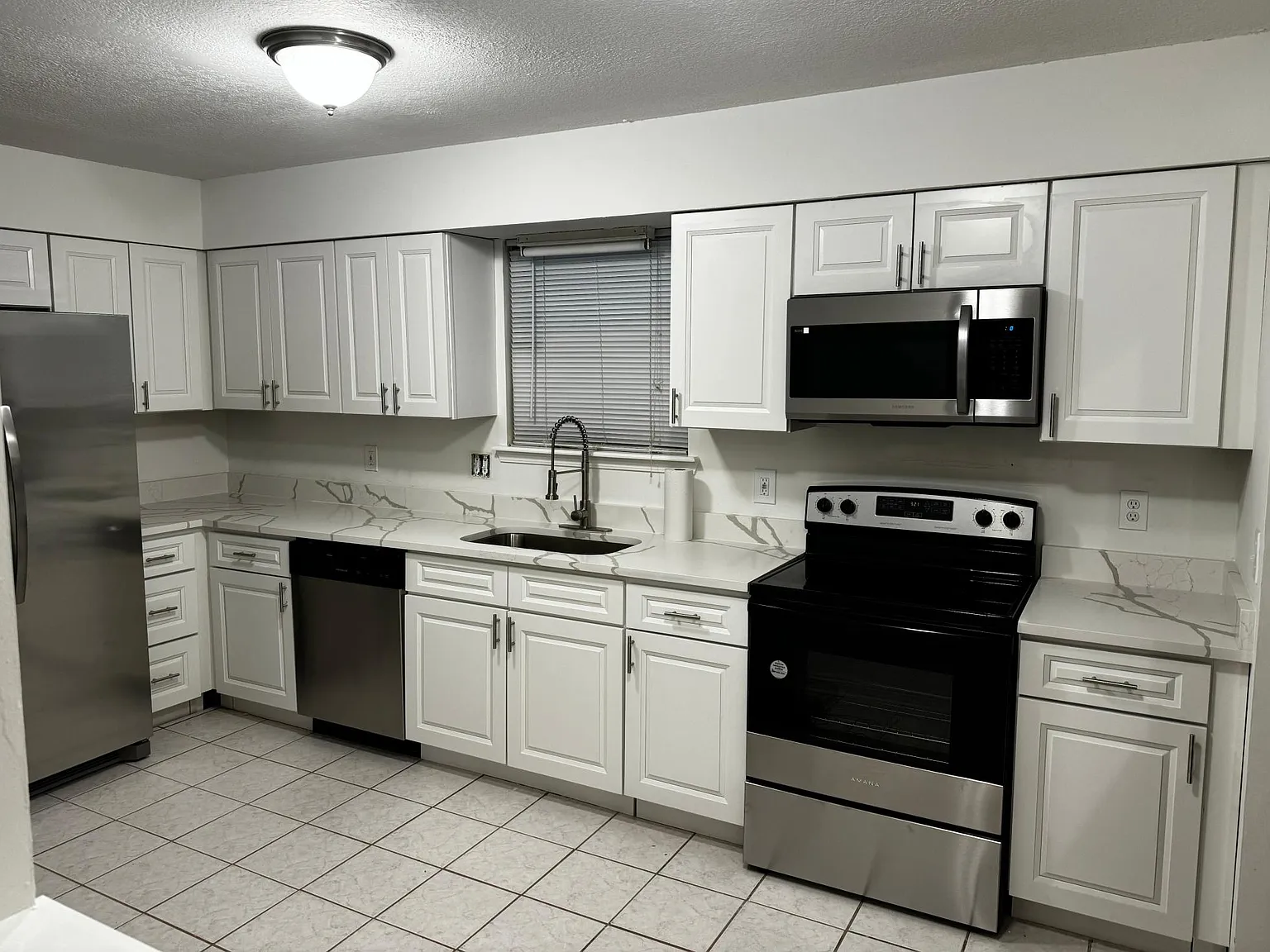 3 bed, 1623 sqft, $1,850 — Photo 2