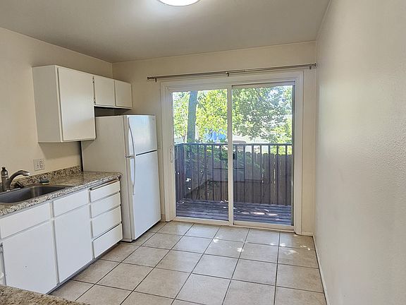 5th image of 506 S 1st St W #2