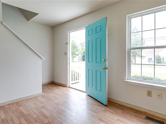4th image of 4705 Millers Ln