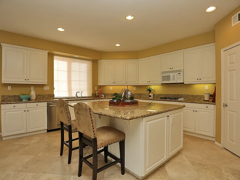 45290 Willowick St — Photo 37