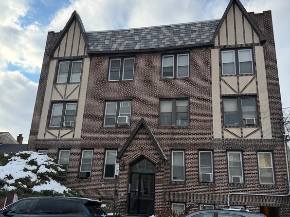 8717 1st Avenue image 1 of 9