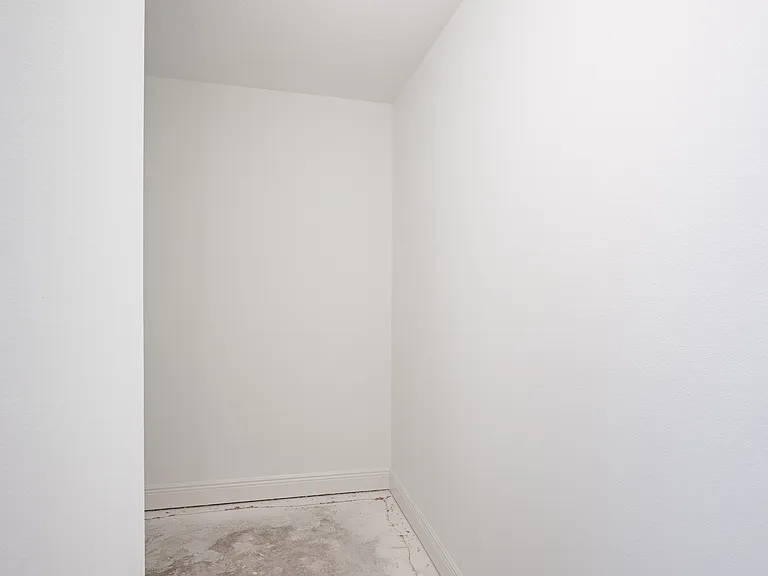 10132 Peebles St — Photo 52